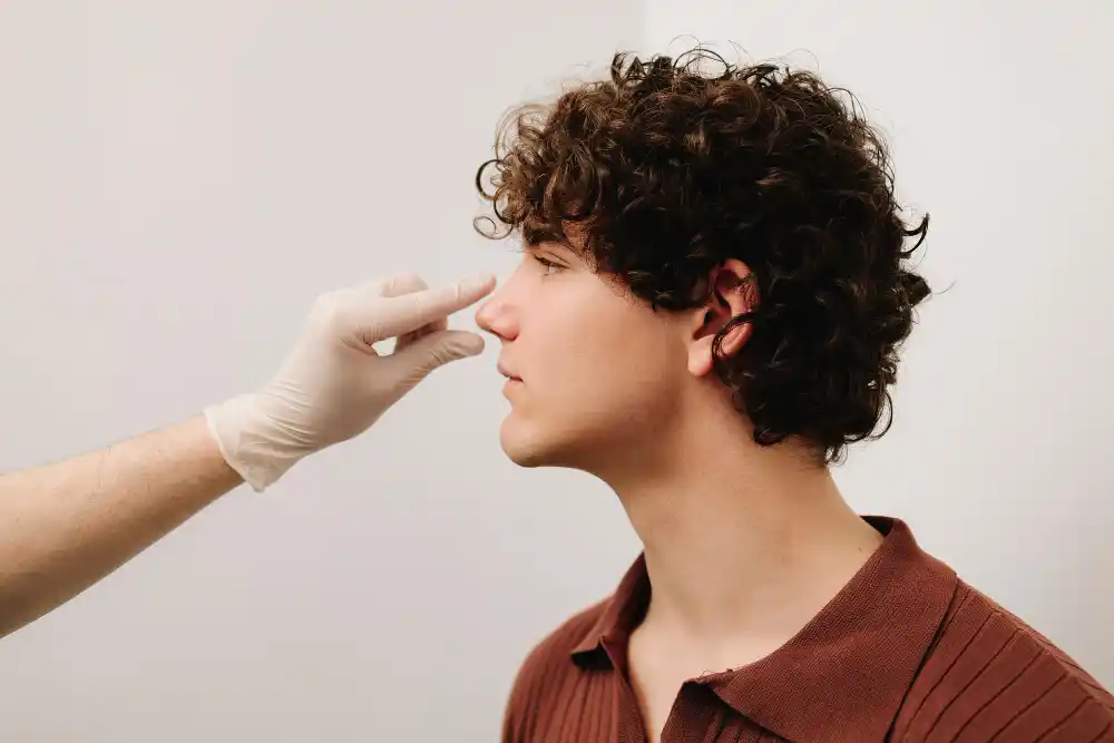 Erkeklerde Burun Estetiği: Kadınlardan Farklı Olan Detaylar